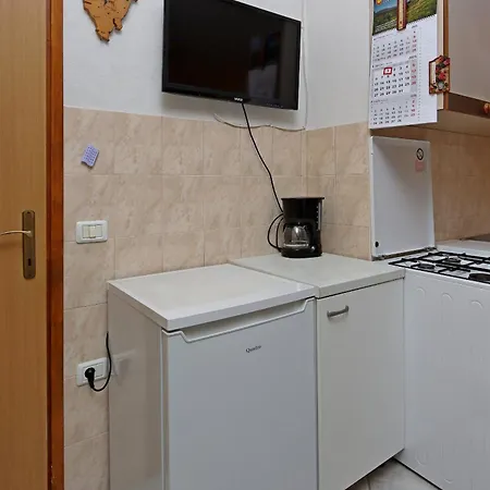 Secluded House With A Parking Space Dolenja Vas, Istria - Sredisnja Istra - 24528 別荘 Dolenja Vas