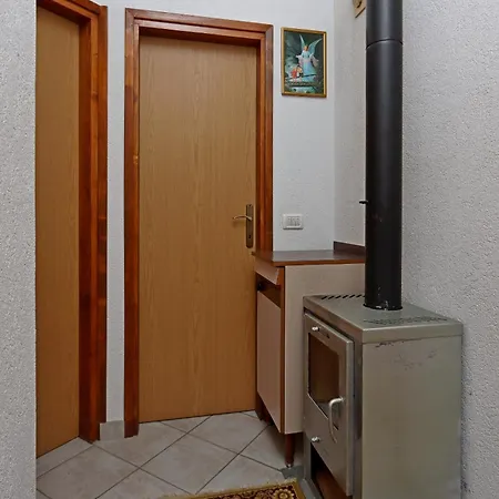 別荘 Secluded House With A Parking Space Dolenja Vas, Istria - Sredisnja Istra - 24528 *